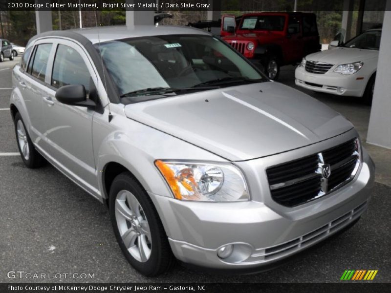 Bright Silver Metallic / Dark Slate Gray 2010 Dodge Caliber Mainstreet