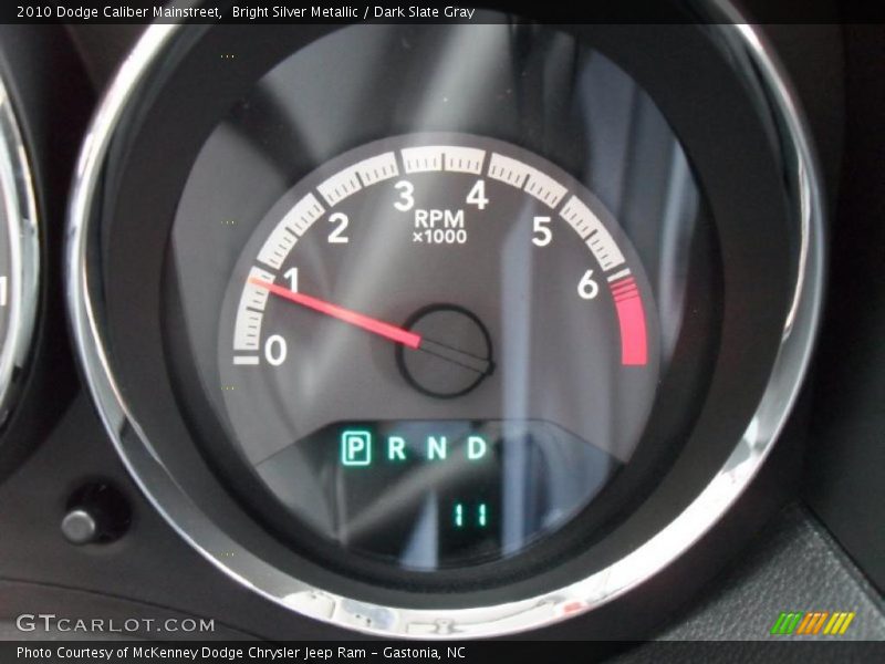Bright Silver Metallic / Dark Slate Gray 2010 Dodge Caliber Mainstreet