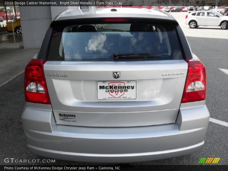 Bright Silver Metallic / Dark Slate Gray 2010 Dodge Caliber Mainstreet