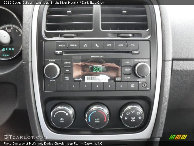 Bright Silver Metallic / Dark Slate Gray 2010 Dodge Caliber Mainstreet