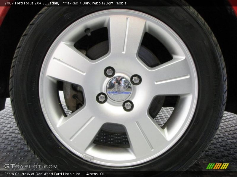 Infra-Red / Dark Pebble/Light Pebble 2007 Ford Focus ZX4 SE Sedan