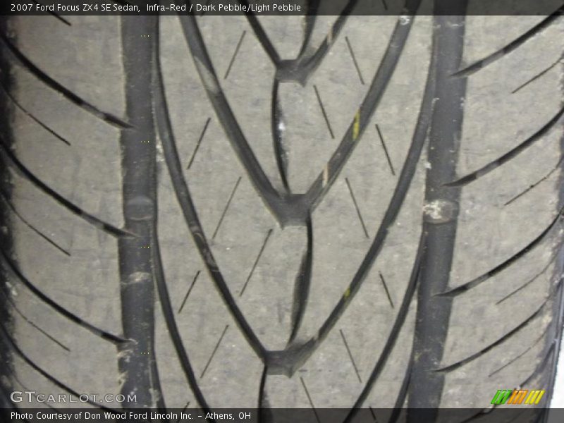 Infra-Red / Dark Pebble/Light Pebble 2007 Ford Focus ZX4 SE Sedan