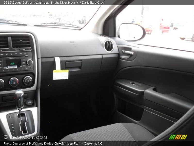 Bright Silver Metallic / Dark Slate Gray 2010 Dodge Caliber Mainstreet