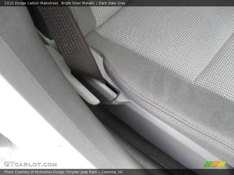 Bright Silver Metallic / Dark Slate Gray 2010 Dodge Caliber Mainstreet