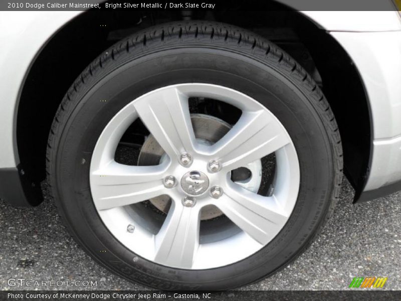 Bright Silver Metallic / Dark Slate Gray 2010 Dodge Caliber Mainstreet