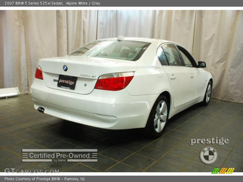 Alpine White / Grey 2007 BMW 5 Series 525xi Sedan