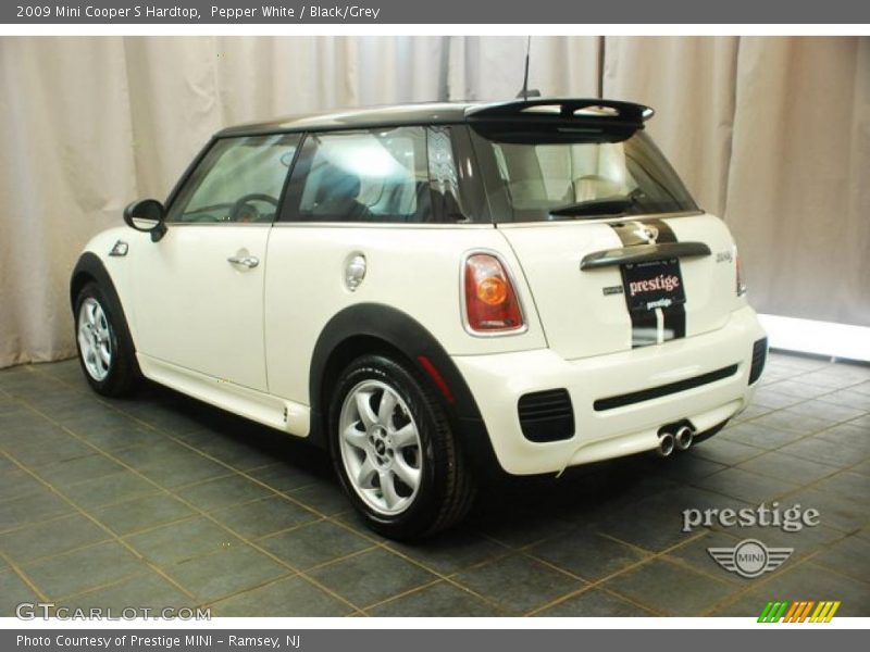 Pepper White / Black/Grey 2009 Mini Cooper S Hardtop