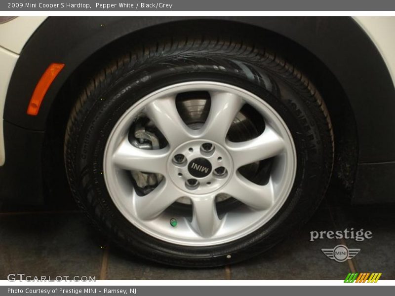 Pepper White / Black/Grey 2009 Mini Cooper S Hardtop