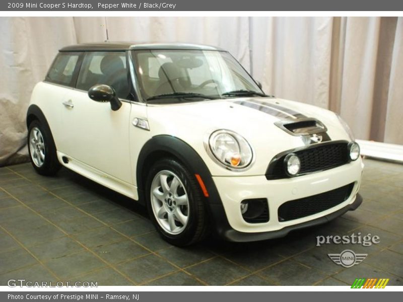 Pepper White / Black/Grey 2009 Mini Cooper S Hardtop