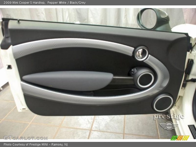 Pepper White / Black/Grey 2009 Mini Cooper S Hardtop
