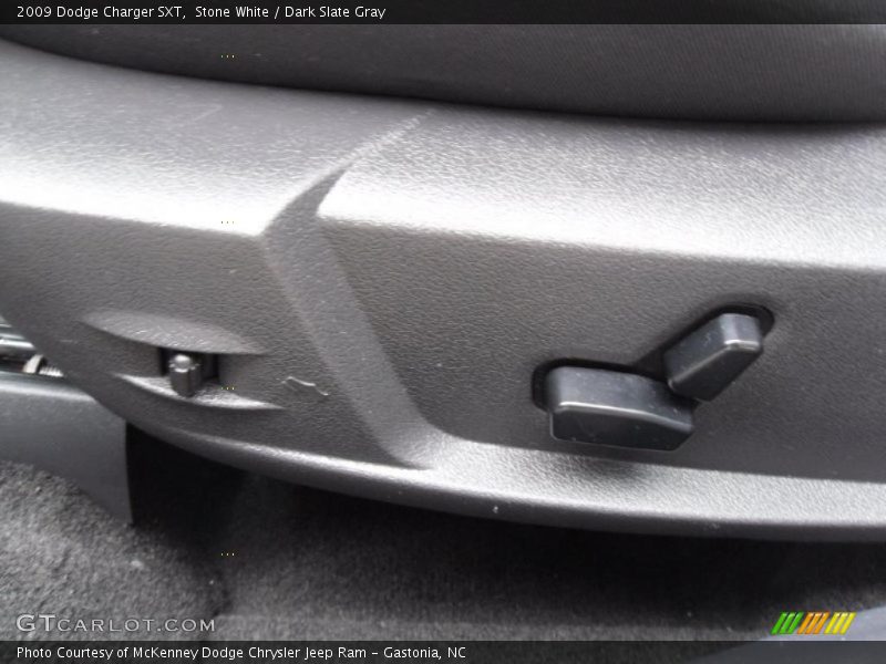 Stone White / Dark Slate Gray 2009 Dodge Charger SXT