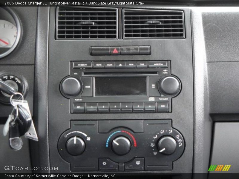 Bright Silver Metallic / Dark Slate Gray/Light Slate Gray 2006 Dodge Charger SE