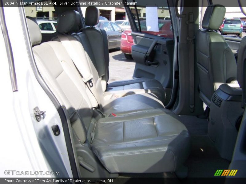 Silver Lightning Metallic / Graphite/Titanium 2004 Nissan Armada SE 4x4
