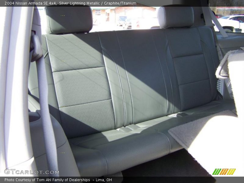 Silver Lightning Metallic / Graphite/Titanium 2004 Nissan Armada SE 4x4