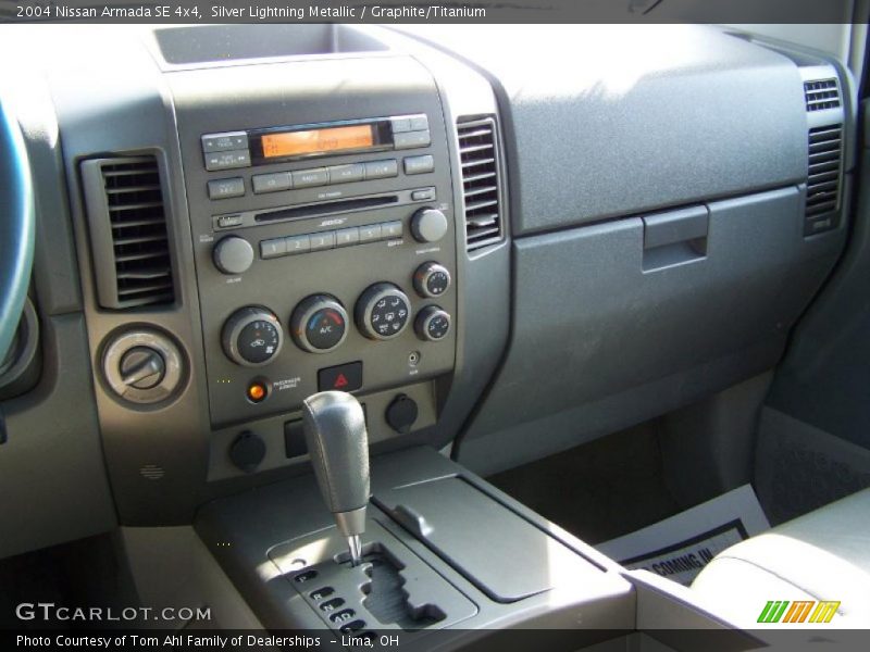 Silver Lightning Metallic / Graphite/Titanium 2004 Nissan Armada SE 4x4