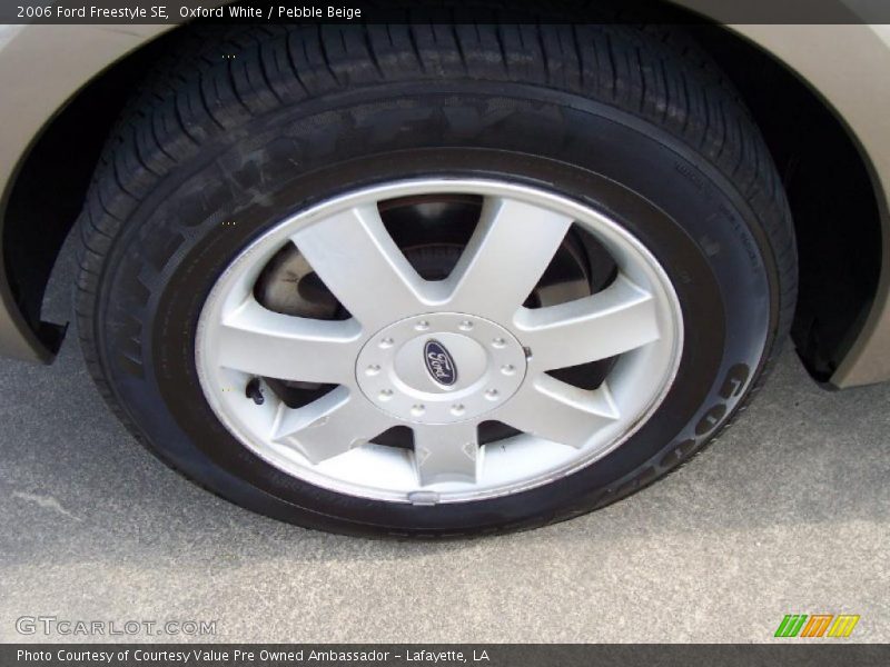 Oxford White / Pebble Beige 2006 Ford Freestyle SE