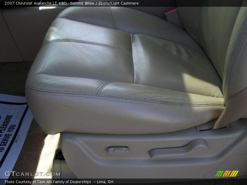 Summit White / Ebony/Light Cashmere 2007 Chevrolet Avalanche LT 4WD