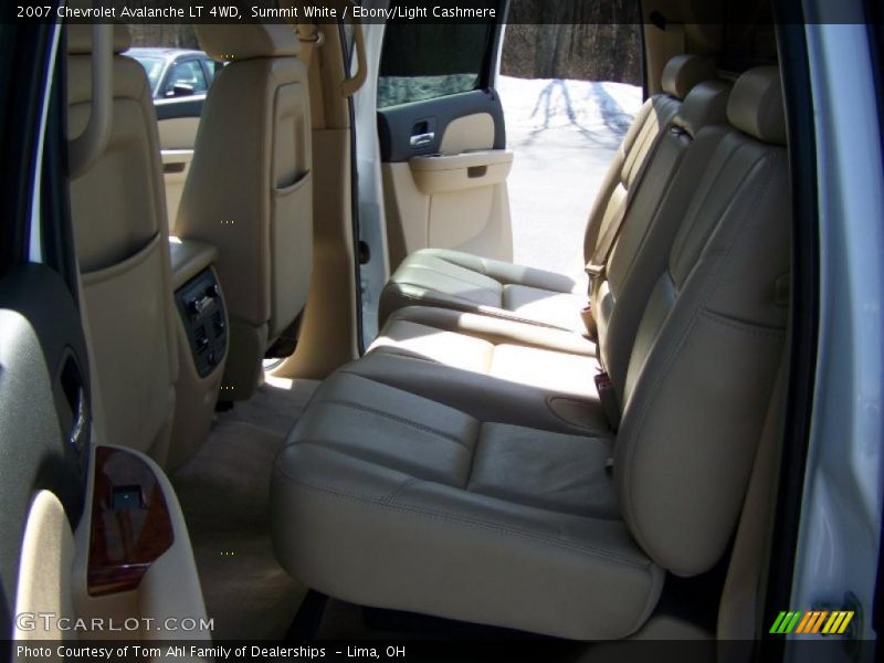 Summit White / Ebony/Light Cashmere 2007 Chevrolet Avalanche LT 4WD