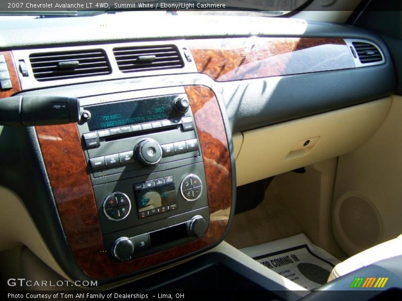 Summit White / Ebony/Light Cashmere 2007 Chevrolet Avalanche LT 4WD
