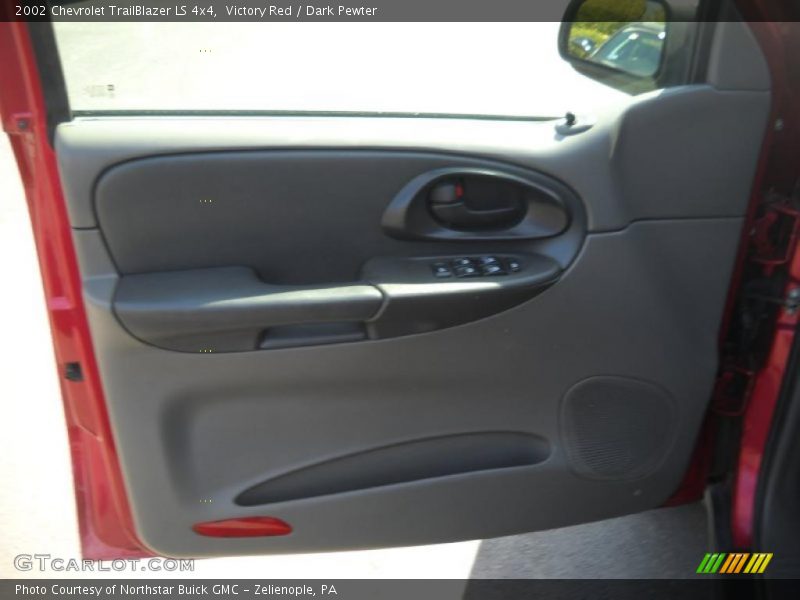 Victory Red / Dark Pewter 2002 Chevrolet TrailBlazer LS 4x4
