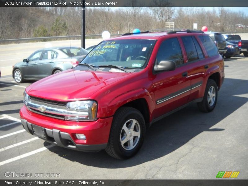 Victory Red / Dark Pewter 2002 Chevrolet TrailBlazer LS 4x4