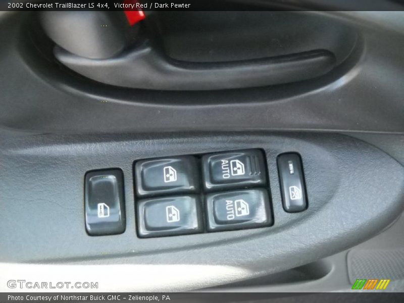 Victory Red / Dark Pewter 2002 Chevrolet TrailBlazer LS 4x4
