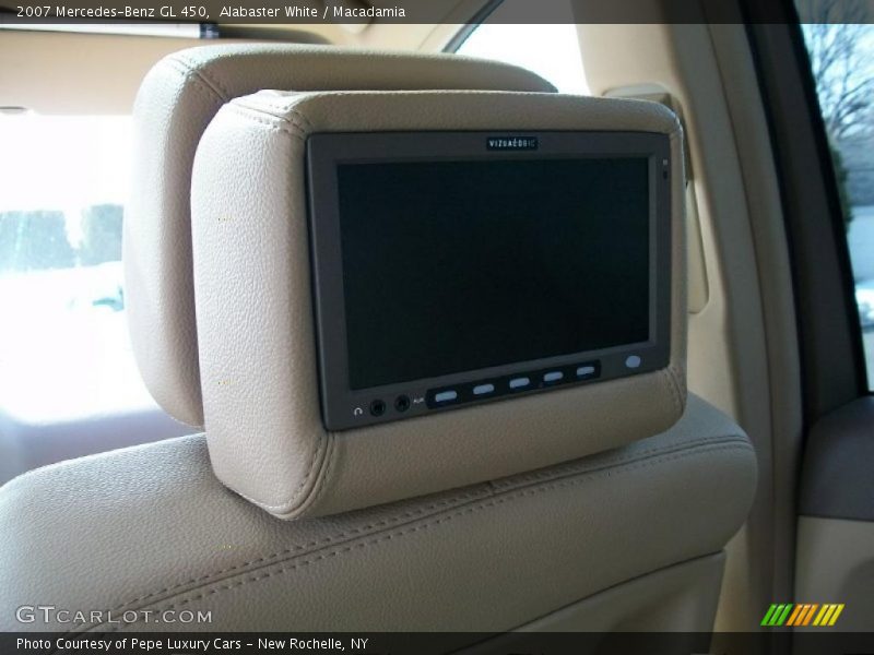 Alabaster White / Macadamia 2007 Mercedes-Benz GL 450