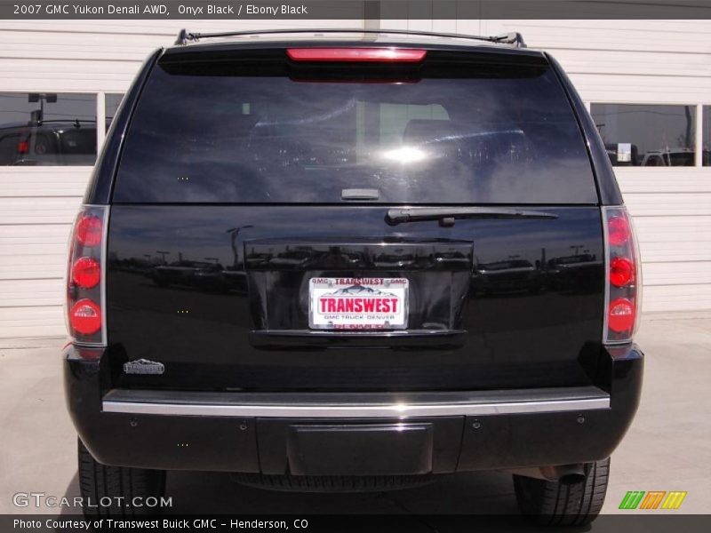 Onyx Black / Ebony Black 2007 GMC Yukon Denali AWD