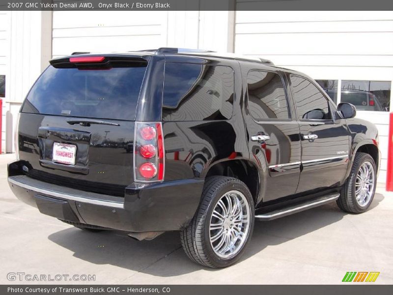 Onyx Black / Ebony Black 2007 GMC Yukon Denali AWD