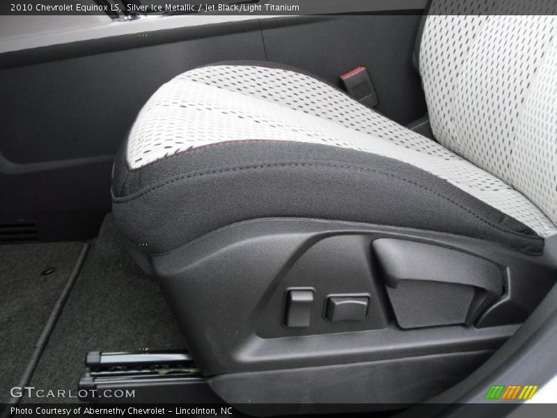 Silver Ice Metallic / Jet Black/Light Titanium 2010 Chevrolet Equinox LS
