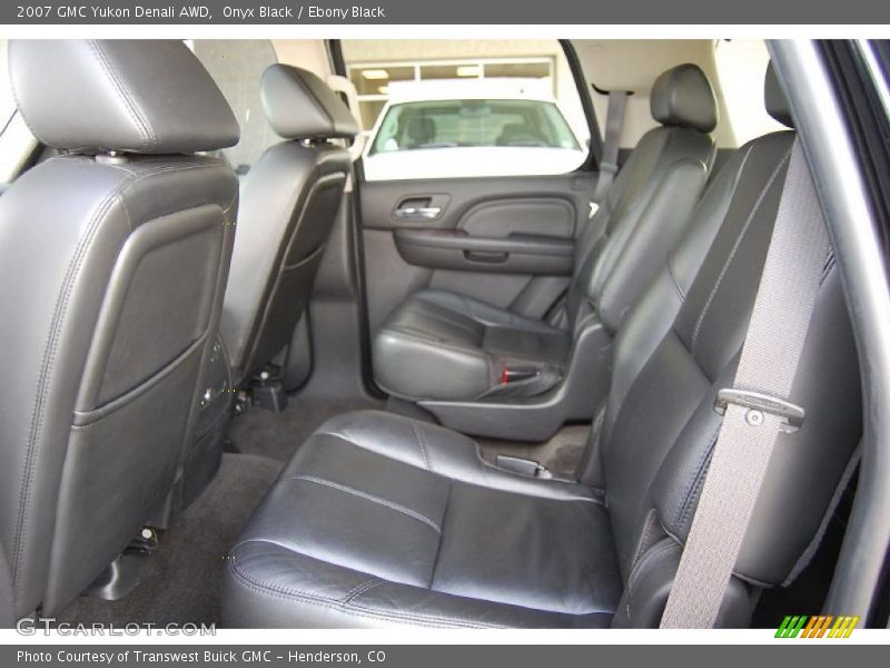 Onyx Black / Ebony Black 2007 GMC Yukon Denali AWD