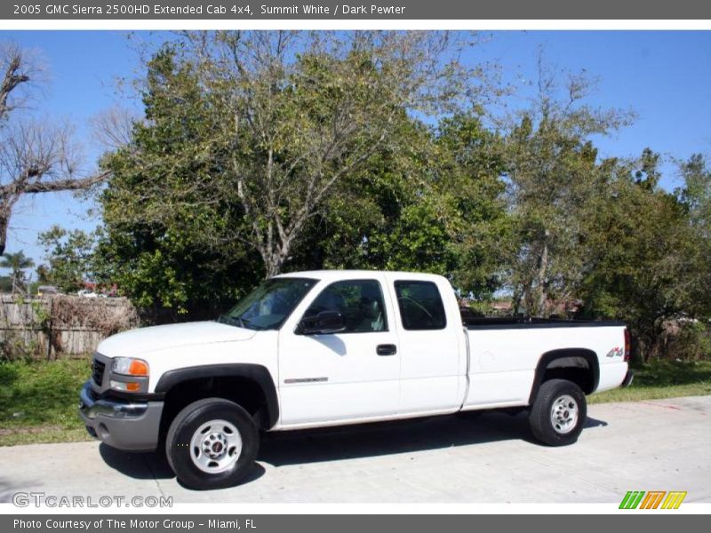 Summit White / Dark Pewter 2005 GMC Sierra 2500HD Extended Cab 4x4