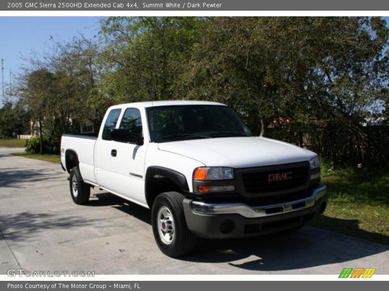 Summit White / Dark Pewter 2005 GMC Sierra 2500HD Extended Cab 4x4