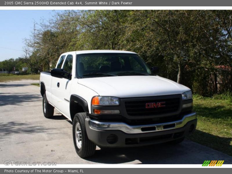 Summit White / Dark Pewter 2005 GMC Sierra 2500HD Extended Cab 4x4