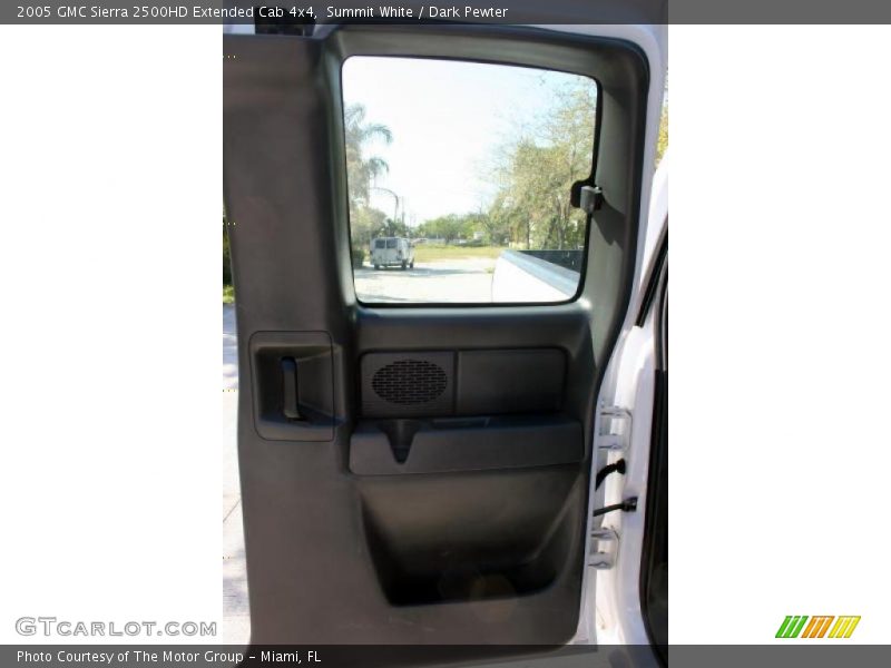 Summit White / Dark Pewter 2005 GMC Sierra 2500HD Extended Cab 4x4
