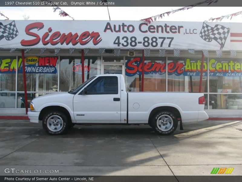 Olympic White / Graphite 1997 Chevrolet S10 LS Regular Cab