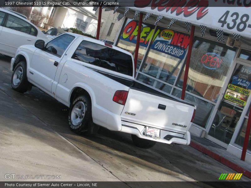 Olympic White / Graphite 1997 Chevrolet S10 LS Regular Cab