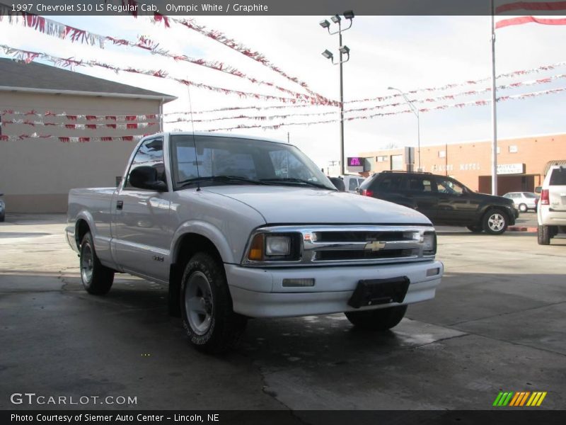 Olympic White / Graphite 1997 Chevrolet S10 LS Regular Cab