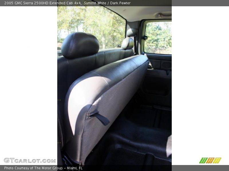 Summit White / Dark Pewter 2005 GMC Sierra 2500HD Extended Cab 4x4
