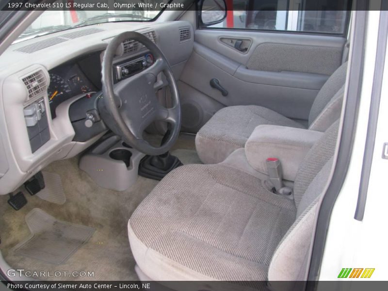 Olympic White / Graphite 1997 Chevrolet S10 LS Regular Cab