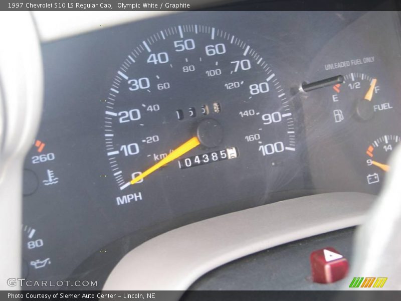 Olympic White / Graphite 1997 Chevrolet S10 LS Regular Cab