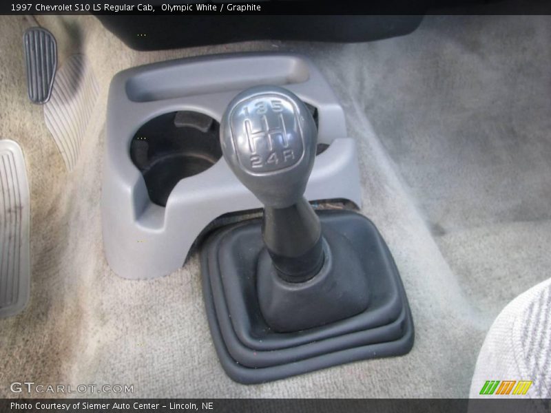 Olympic White / Graphite 1997 Chevrolet S10 LS Regular Cab