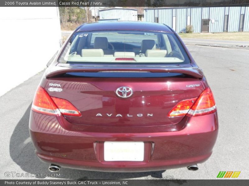 Cassis Red Pearl / Ivory 2006 Toyota Avalon Limited