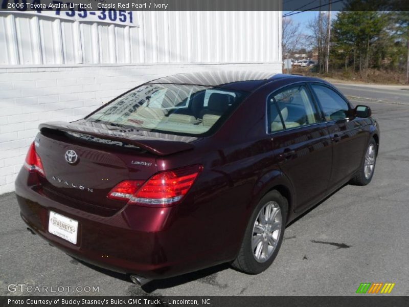 Cassis Red Pearl / Ivory 2006 Toyota Avalon Limited