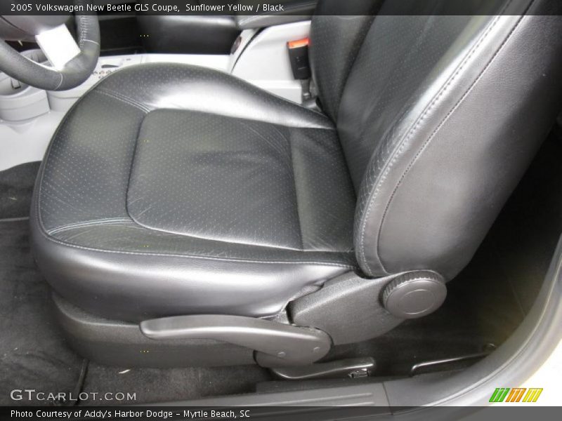 Sunflower Yellow / Black 2005 Volkswagen New Beetle GLS Coupe