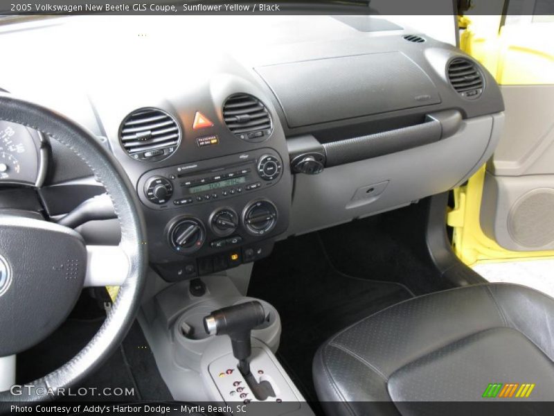 Sunflower Yellow / Black 2005 Volkswagen New Beetle GLS Coupe
