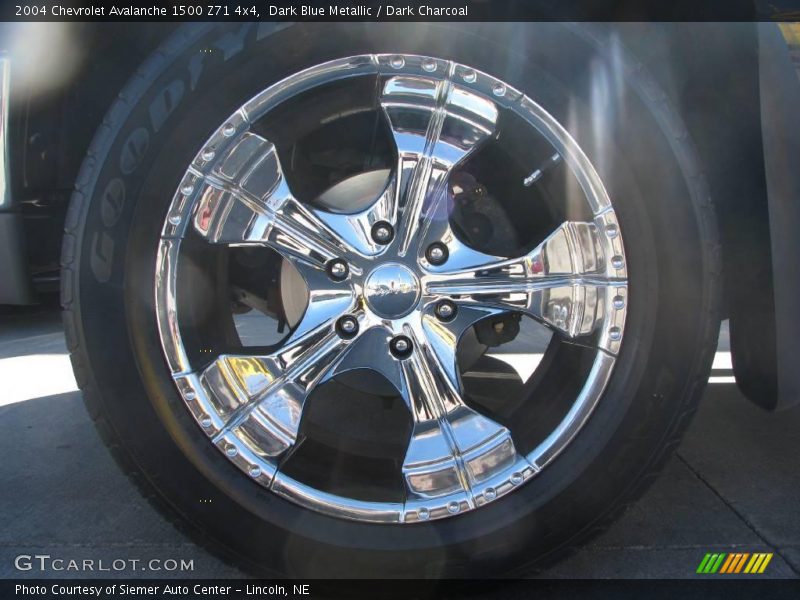 Dark Blue Metallic / Dark Charcoal 2004 Chevrolet Avalanche 1500 Z71 4x4