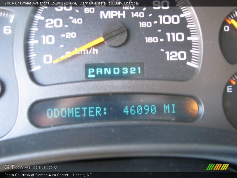 Dark Blue Metallic / Dark Charcoal 2004 Chevrolet Avalanche 1500 Z71 4x4