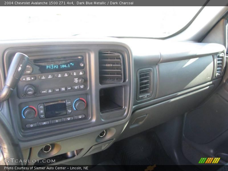 Dark Blue Metallic / Dark Charcoal 2004 Chevrolet Avalanche 1500 Z71 4x4