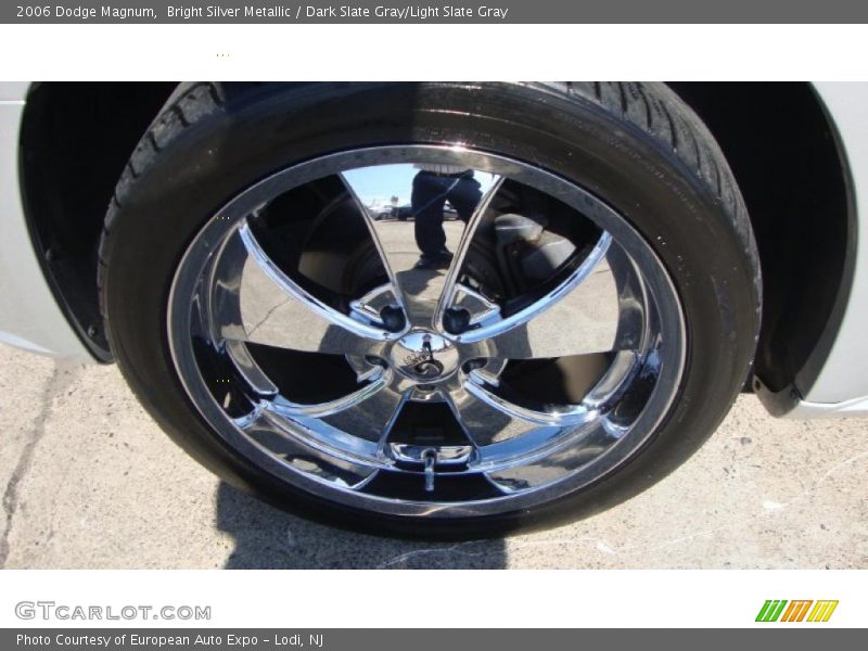 Bright Silver Metallic / Dark Slate Gray/Light Slate Gray 2006 Dodge Magnum